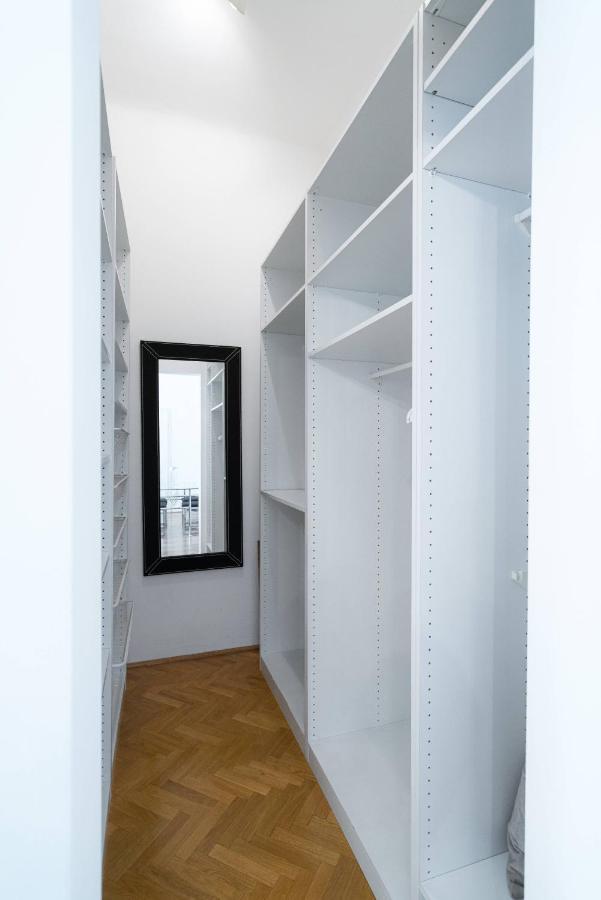 Vienna Residence, Volkstheater - Parliament Extérieur photo